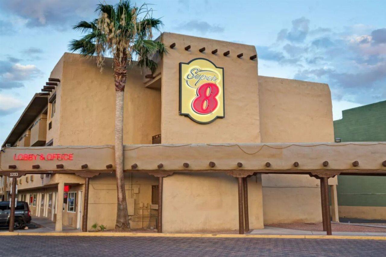 Super 8 By Wyndham Las Vegas North Strip/Fremont St. Area Ngoại thất bức ảnh