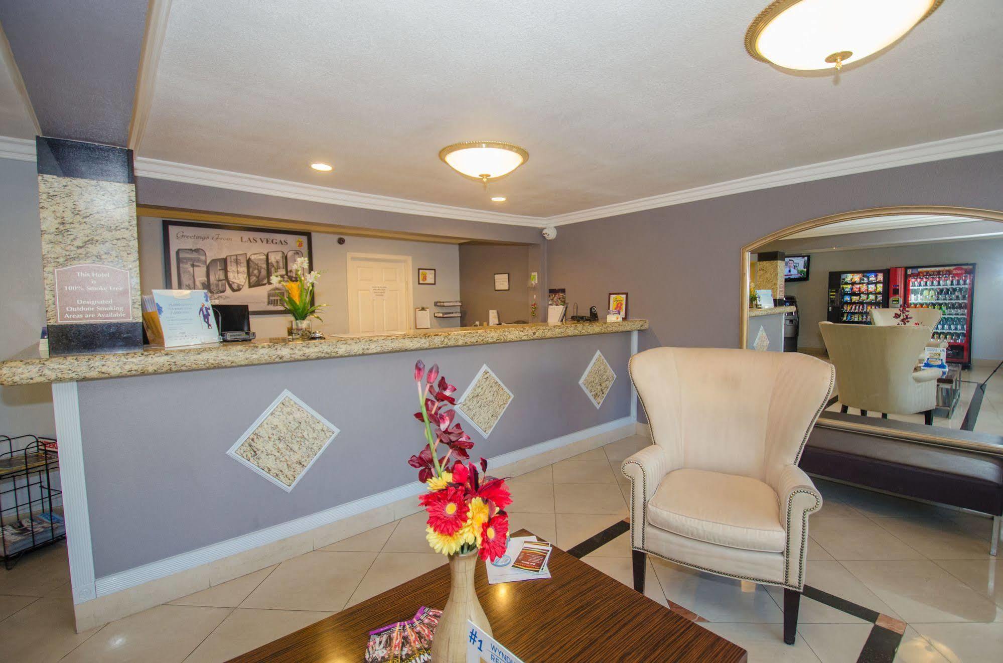 Super 8 By Wyndham Las Vegas North Strip/Fremont St. Area Ngoại thất bức ảnh