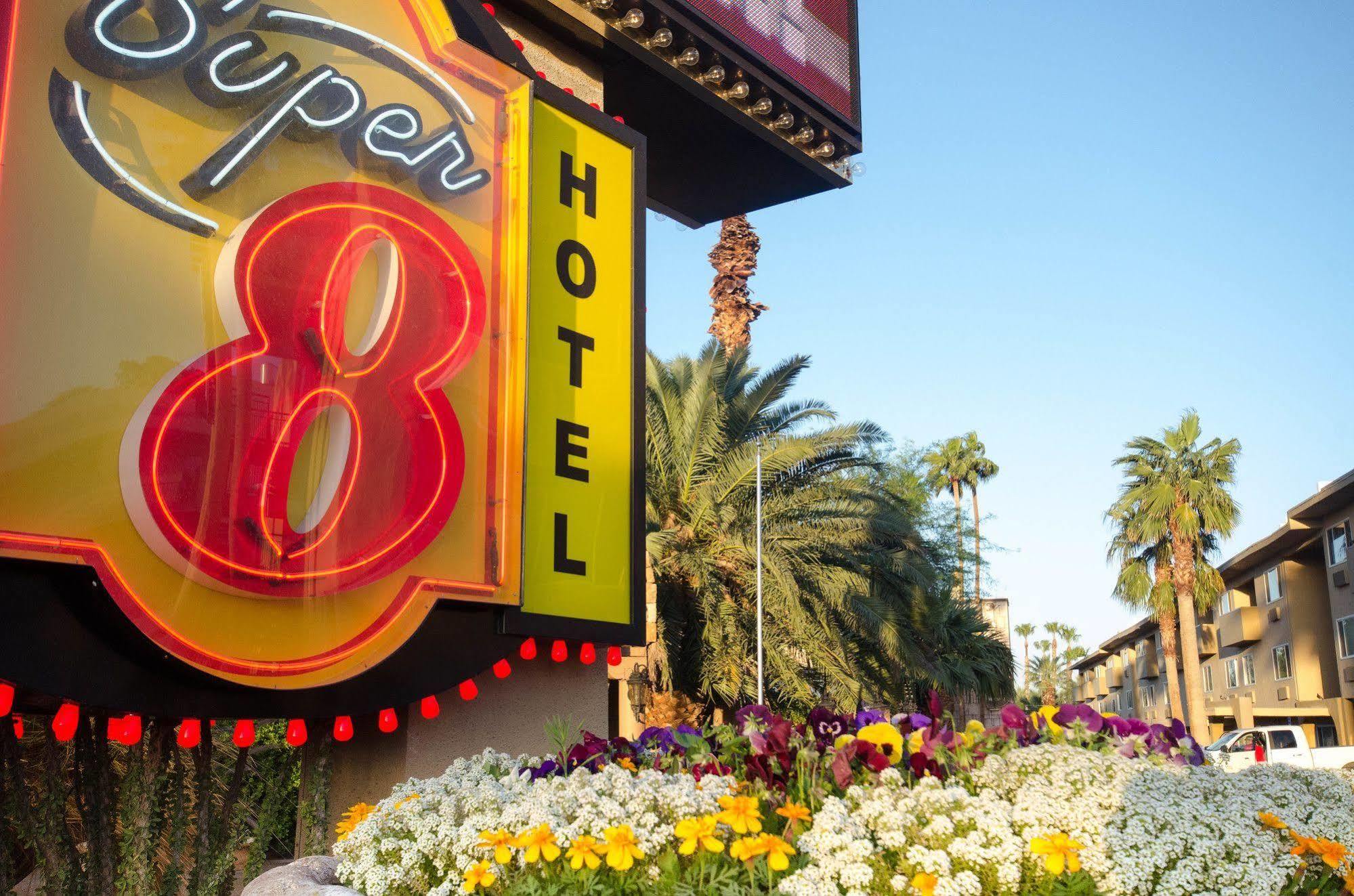 Super 8 By Wyndham Las Vegas North Strip/Fremont St. Area Ngoại thất bức ảnh