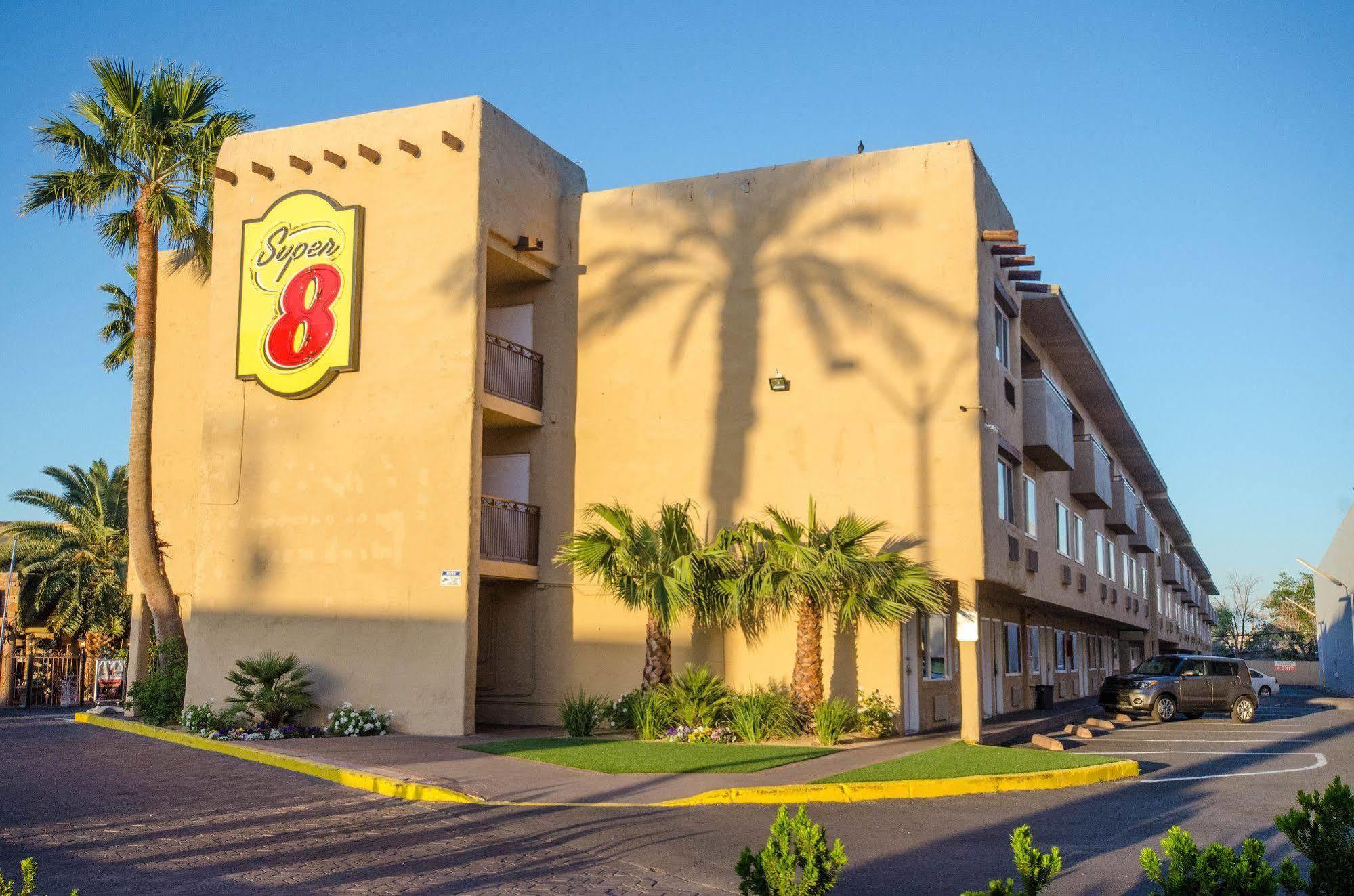Super 8 By Wyndham Las Vegas North Strip/Fremont St. Area Ngoại thất bức ảnh